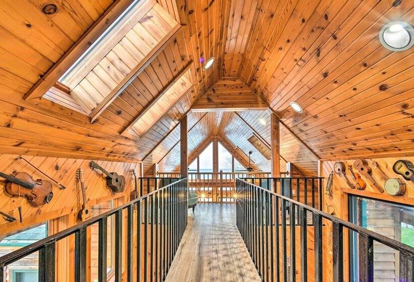 Lakefront Applegate Retreat W/ Private Beach!