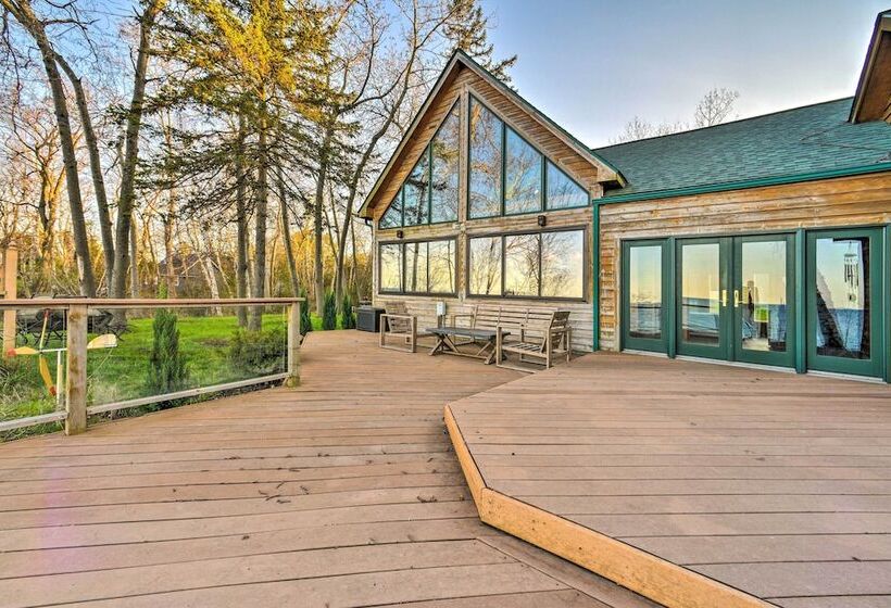 Lakefront Applegate Retreat W/ Private Beach!