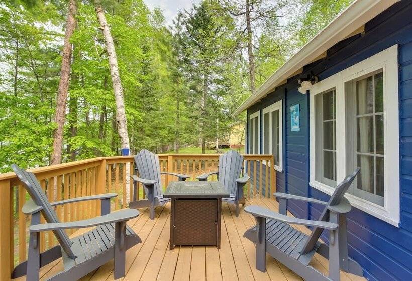 Lakefront Cabin W/ Deck, Games, & Views!