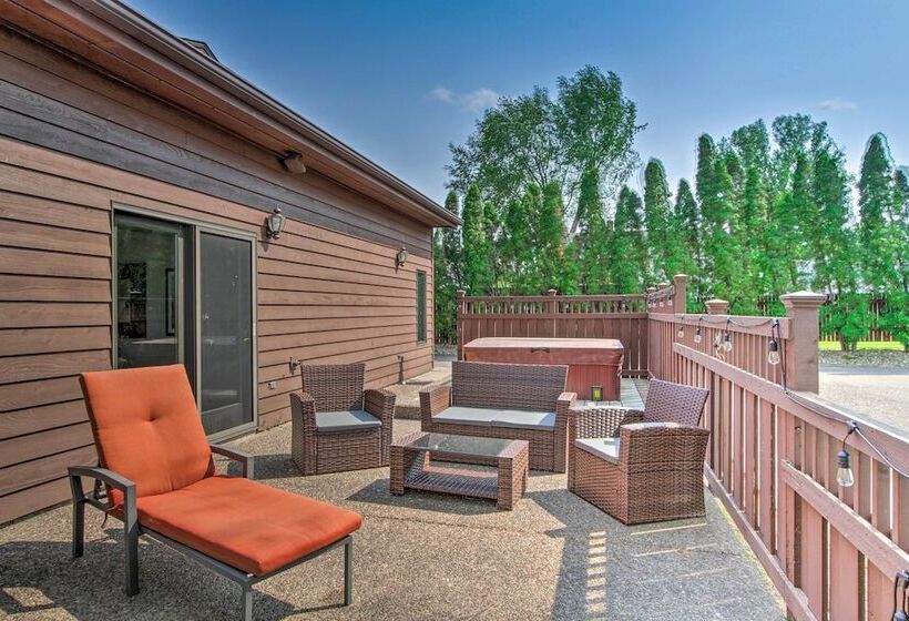 Lakefront Eau Galle Home W/ Hot Tub & Fire Pit