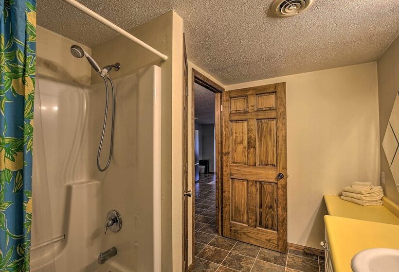 Lakefront Eau Galle Home W/ Hot Tub & Fire Pit