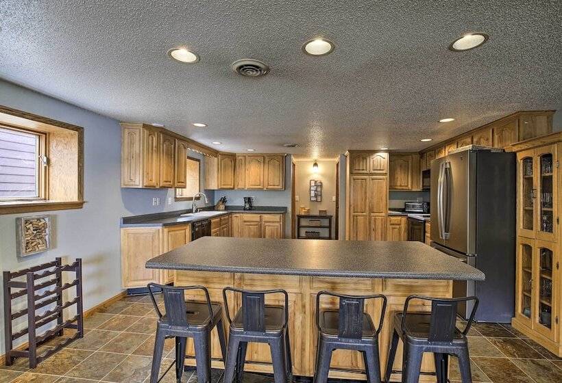 Lakefront Eau Galle Home W/ Hot Tub & Fire Pit