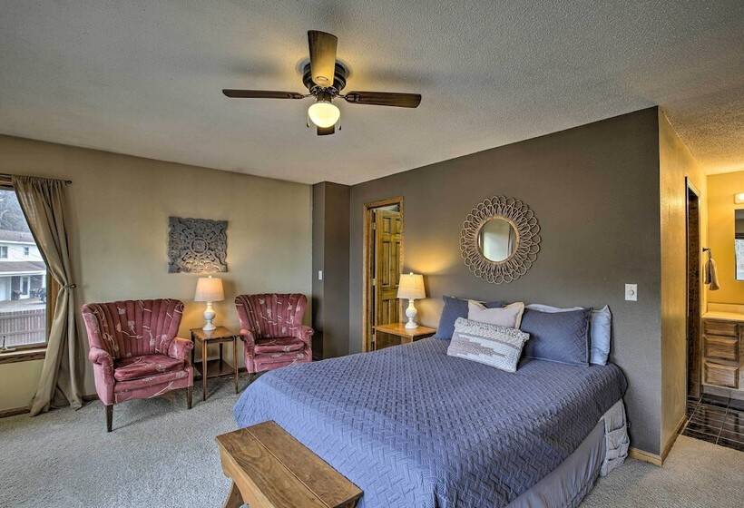 Lakefront Eau Galle Home W/ Hot Tub & Fire Pit