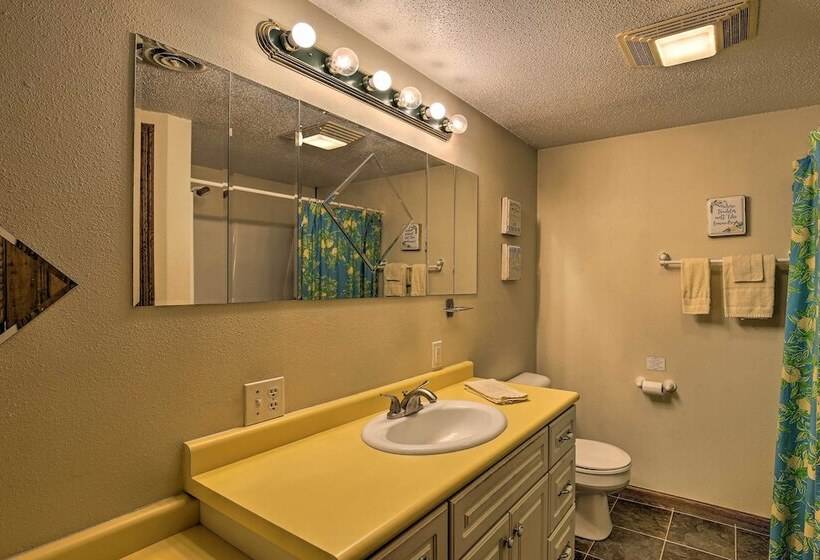 Lakefront Eau Galle Home W/ Hot Tub & Fire Pit