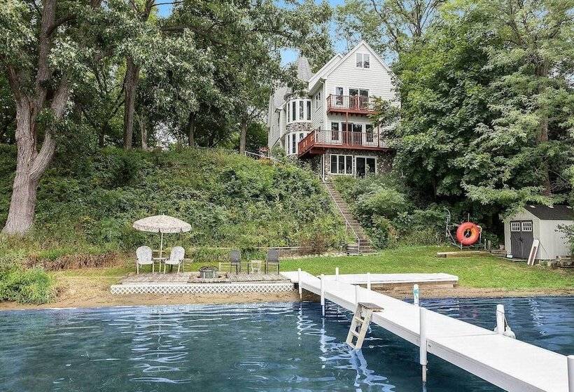 Lakefront Genoa City Home W/ Private Beach