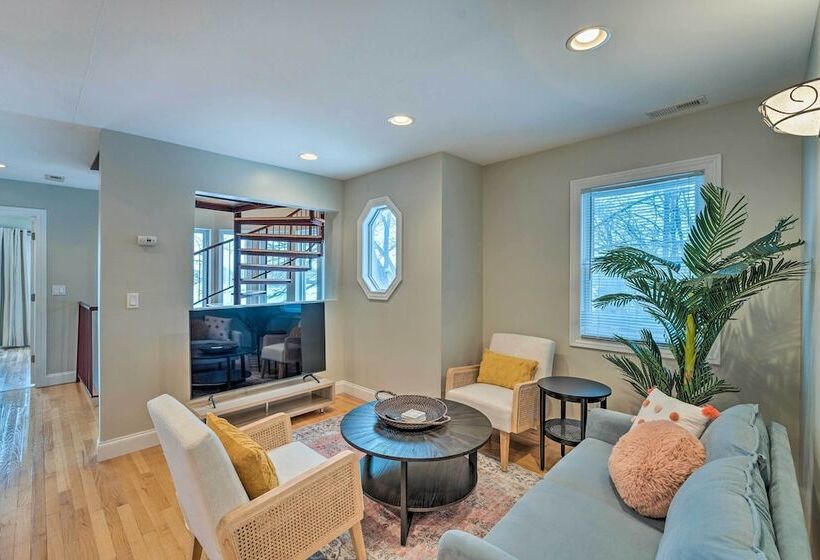 Lakefront Genoa City Home W/ Private Beach