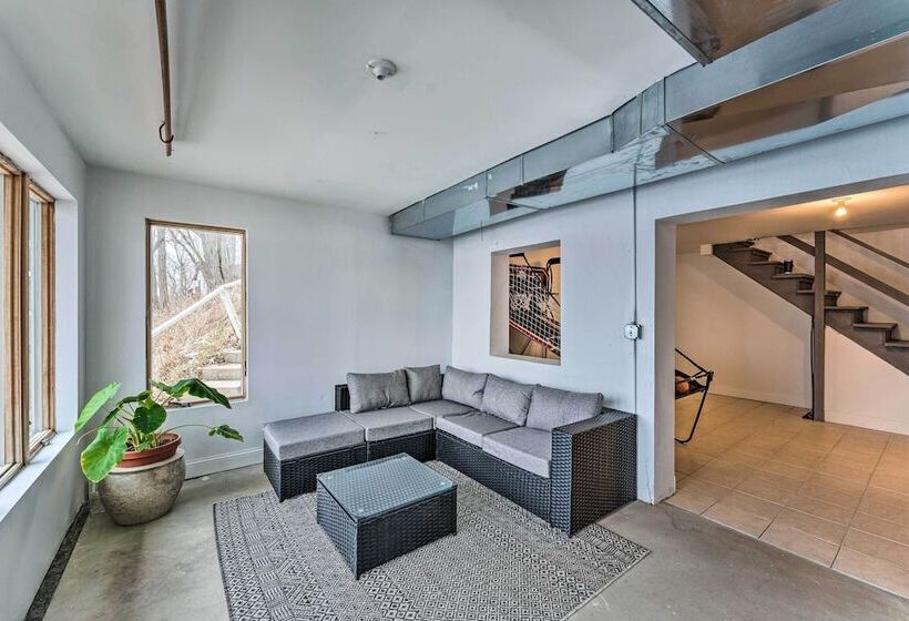 Lakefront Genoa City Home W/ Private Beach