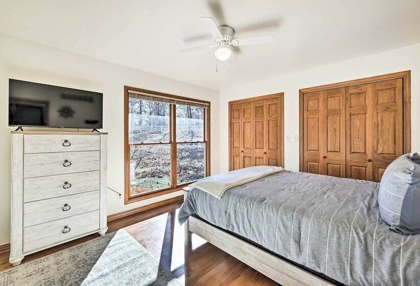 Shared Hot Tub, Pool & Dock: Lakefront Grove House