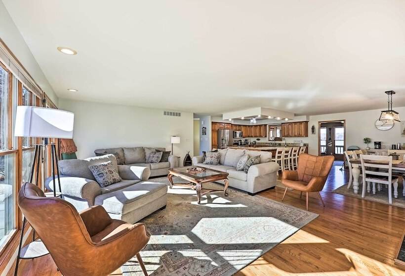 Shared Hot Tub, Pool & Dock: Lakefront Grove House