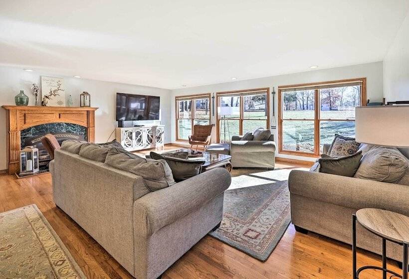 Shared Hot Tub, Pool & Dock: Lakefront Grove House