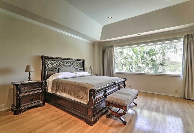 Lakefront Harlingen Home W/ Private Pool & Hot Tub