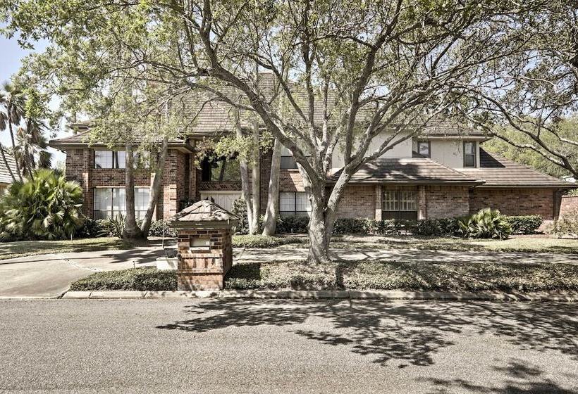 Lakefront Harlingen Home W/ Private Pool & Hot Tub