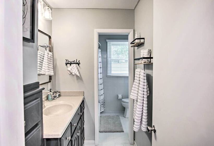 Quiet Lakefront Old Hickory Home W/ Patio, Kayaks!