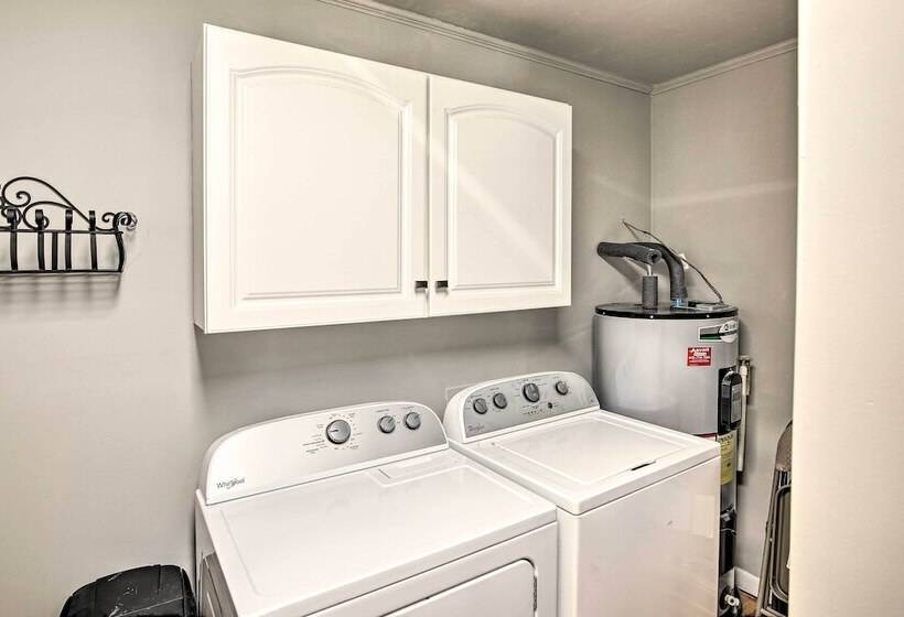 Quiet Lakefront Old Hickory Home W/ Patio, Kayaks!