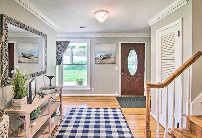 Quiet Lakefront Old Hickory Home W/ Patio, Kayaks!