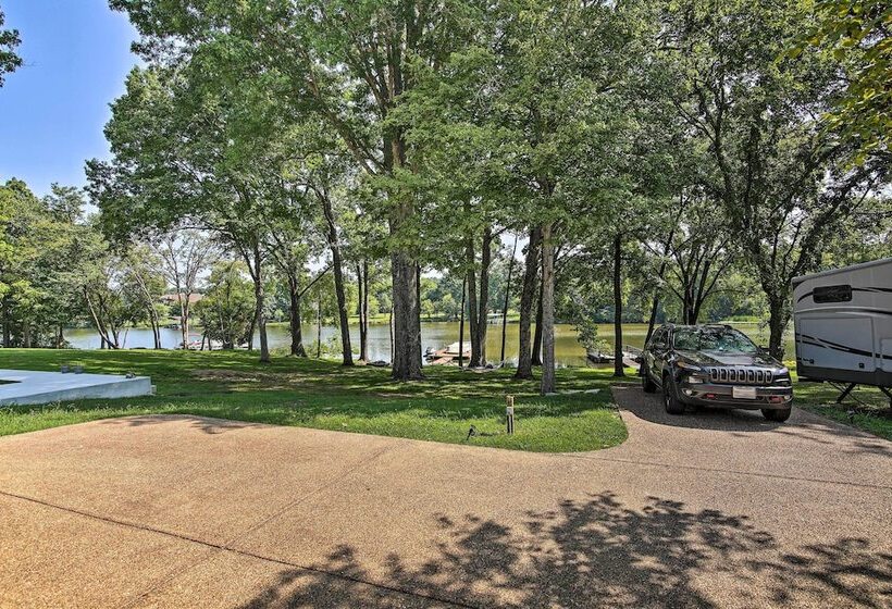 Quiet Lakefront Old Hickory Home W/ Patio, Kayaks!