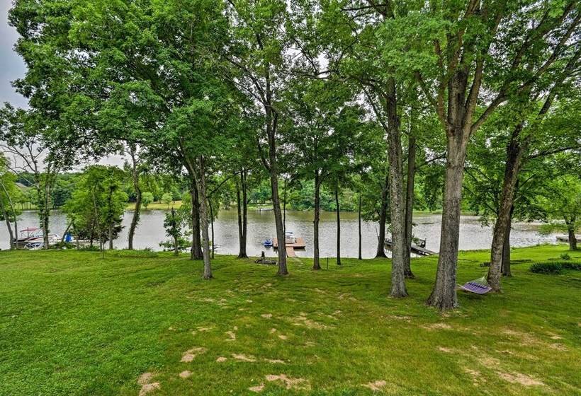 Quiet Lakefront Old Hickory Home W/ Patio, Kayaks!
