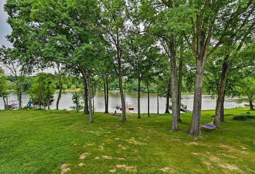 Quiet Lakefront Old Hickory Home W/ Patio, Kayaks!