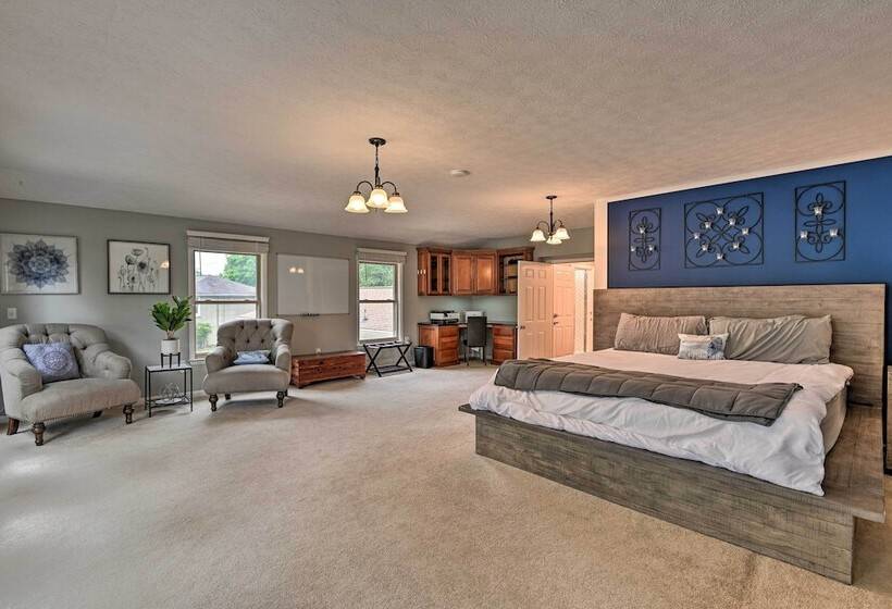 Quiet Lakefront Old Hickory Home W/ Patio, Kayaks!