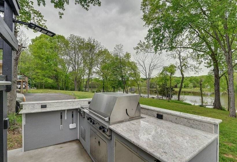 Quiet Lakefront Old Hickory Home W/ Patio, Kayaks!