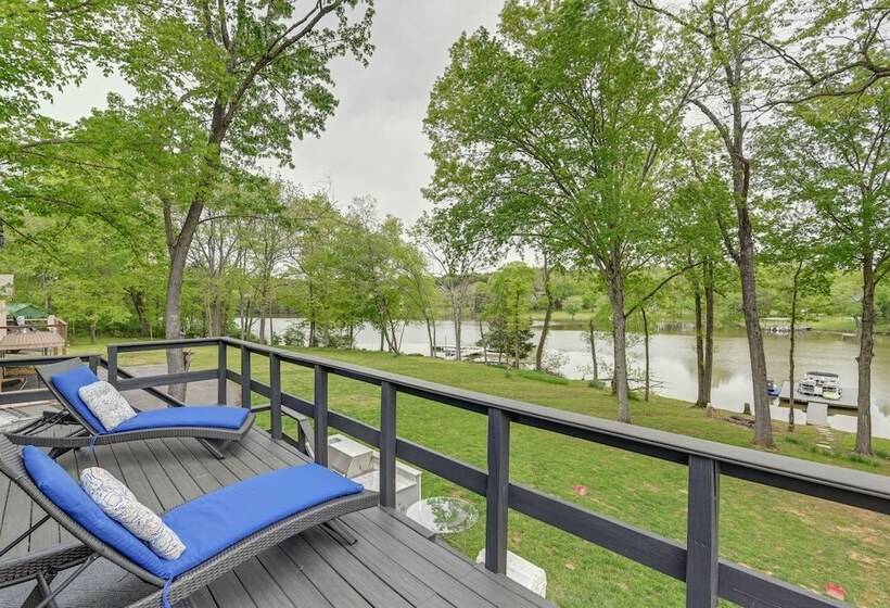 Quiet Lakefront Old Hickory Home W/ Patio, Kayaks!