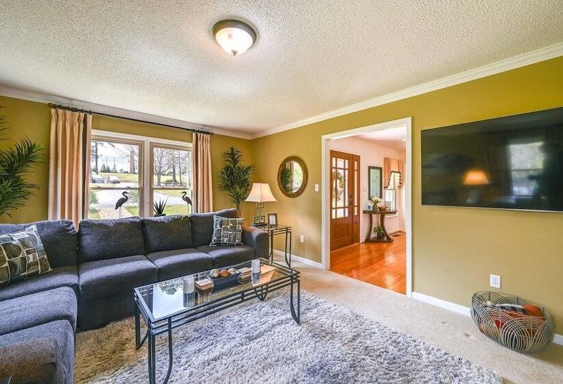 Dock & Kayaks: Lakefront Roanoke Rapids Home