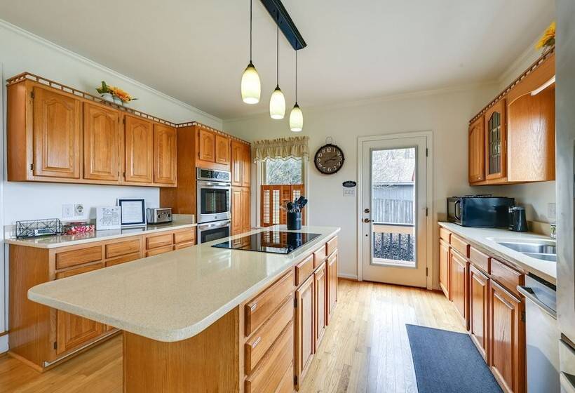 Dock & Kayaks: Lakefront Roanoke Rapids Home