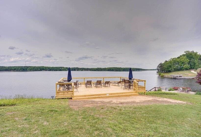 Dock & Kayaks: Lakefront Roanoke Rapids Home