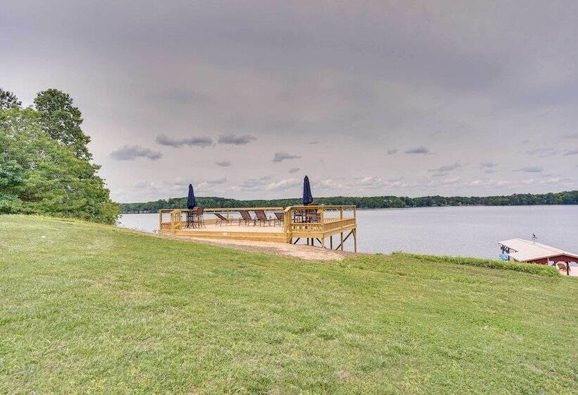 Dock & Kayaks: Lakefront Roanoke Rapids Home