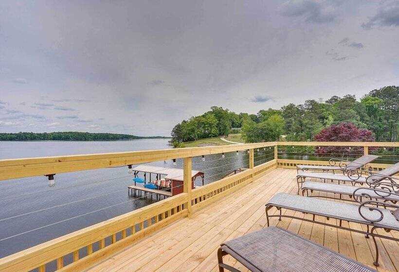Dock & Kayaks: Lakefront Roanoke Rapids Home