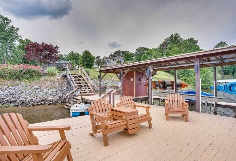 Dock & Kayaks: Lakefront Roanoke Rapids Home