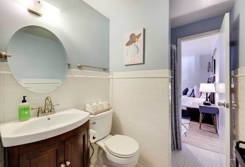 Lakefront Oklahoma Abode Deck, Fire Pit & Grill