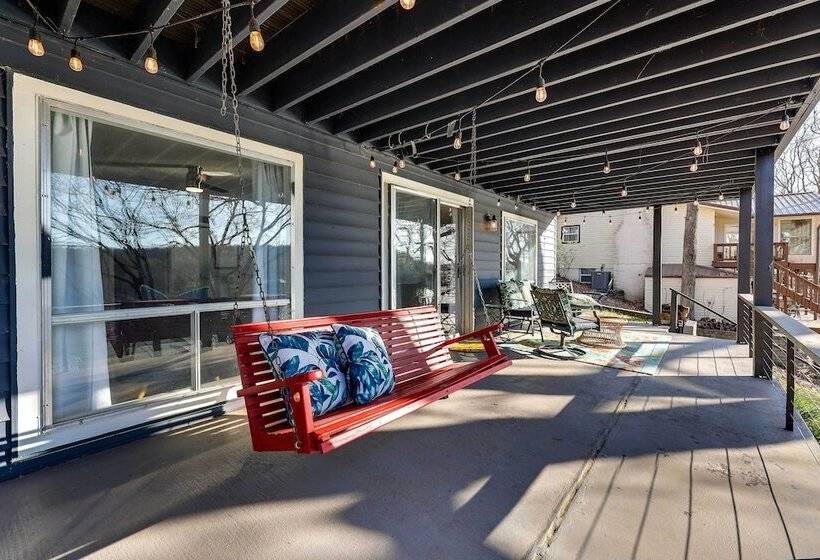 Lakefront Oklahoma Abode Deck, Fire Pit & Grill