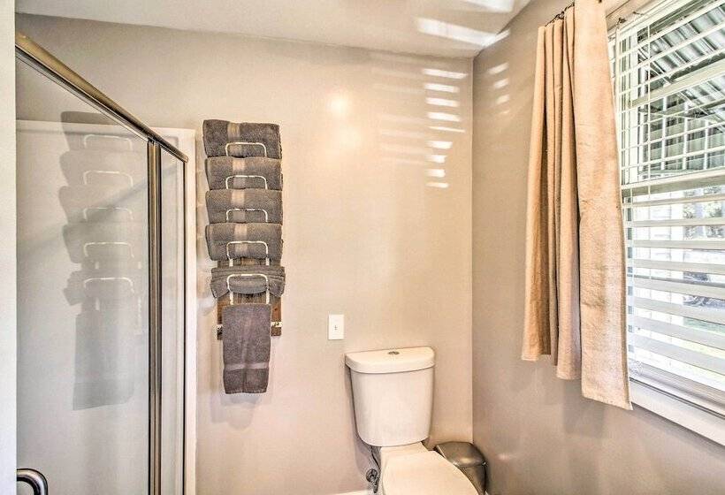 Lakeview Home   1 Mile From Bull Shoals Lake!