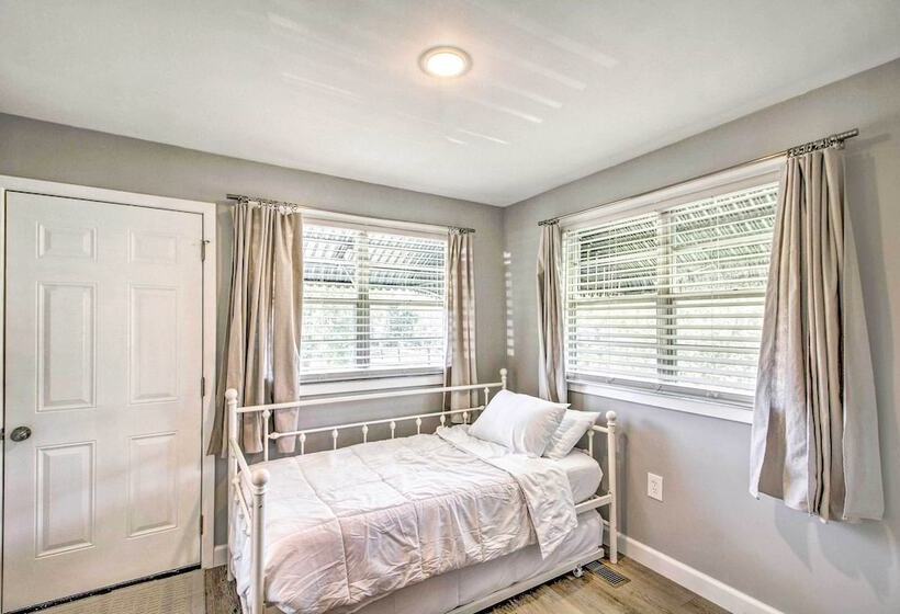 Lakeview Home   1 Mile From Bull Shoals Lake!