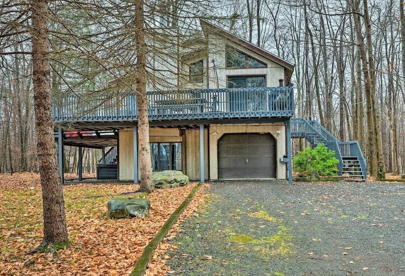 Large Gouldsboro Home W/ Hot Tub & Game Room