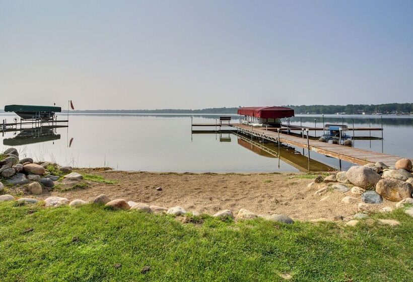 Large Home On Lake Edward W/ Deck & Fire Pit!