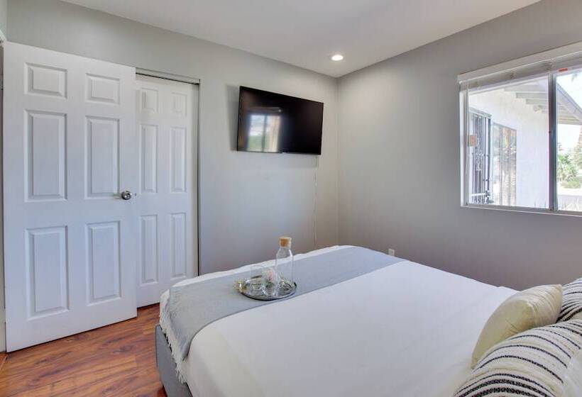 Las Vegas Retreat W/ Yard < 5 Mi To Strip!