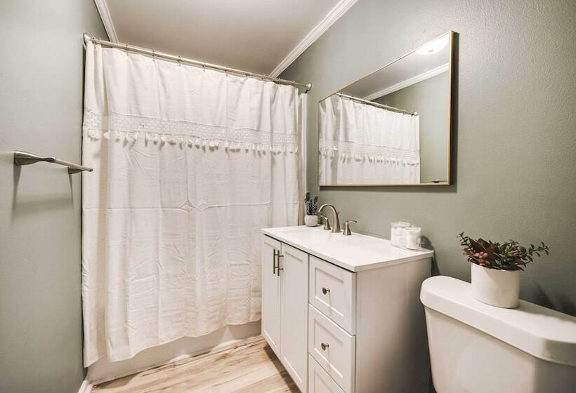 Little Rock Home < 2 Mi To Pinnacle Mountain!