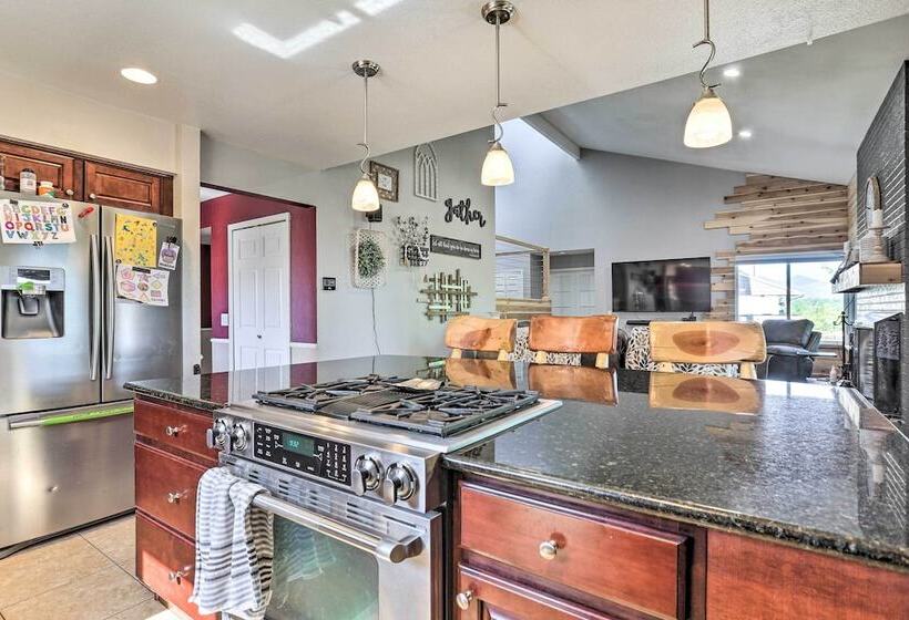 12 Mi To Dtwn Denver: Littleton Family Home!