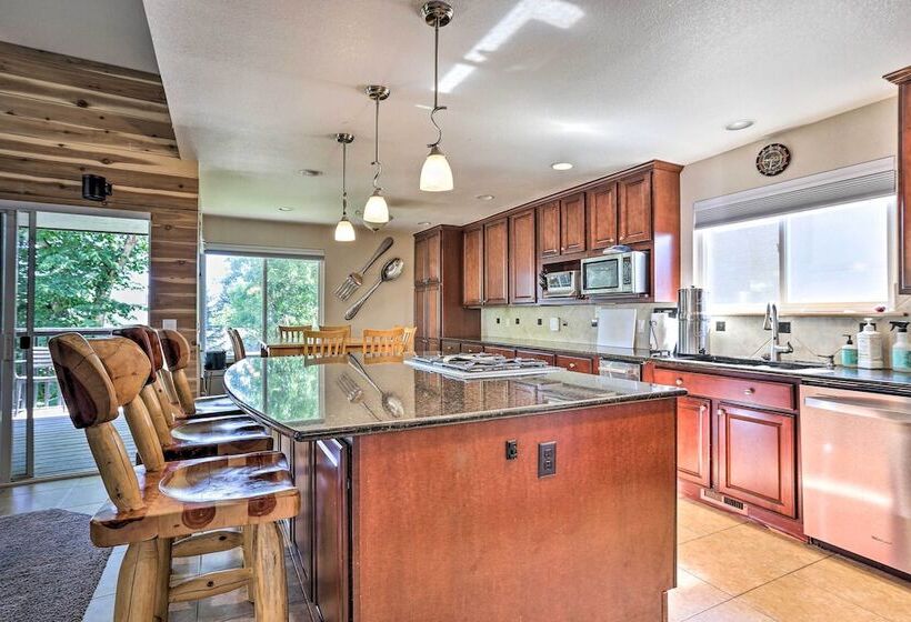 12 Mi To Dtwn Denver: Littleton Family Home!