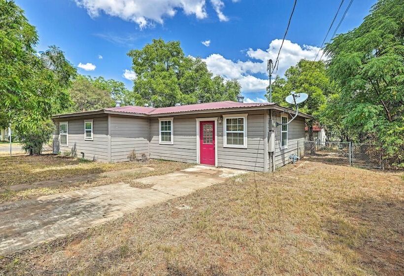 Llano Home With Yard: Walk To Restaurants!
