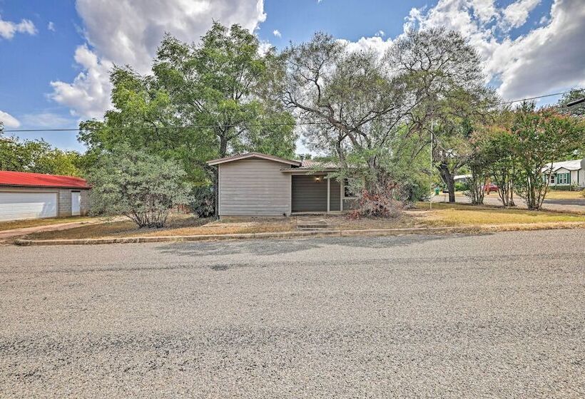 Llano Home With Yard: Walk To Restaurants!