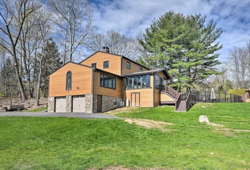 Lovely Highland Home W/ Pool & Hot Tub!