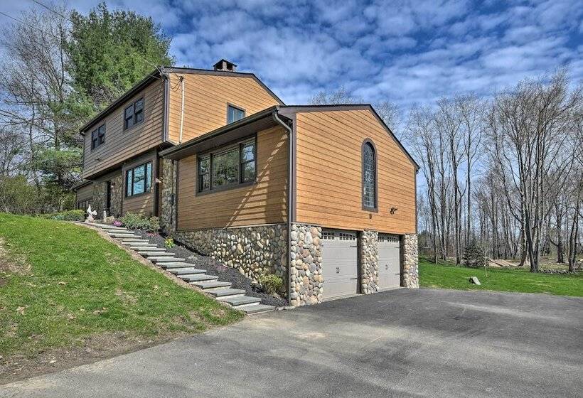Lovely Highland Home W/ Pool & Hot Tub!