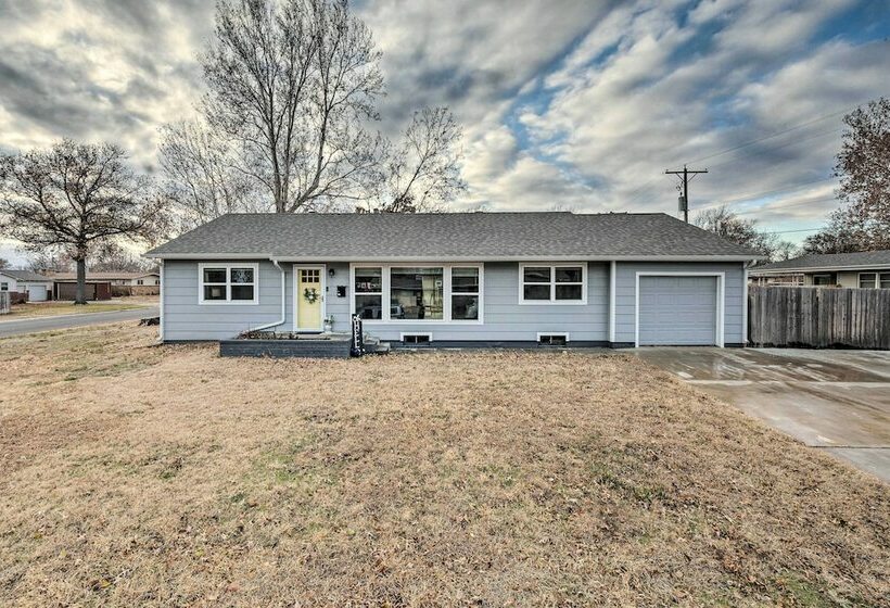 Lovely Wichita Home W/ Patio & Fire Pit!