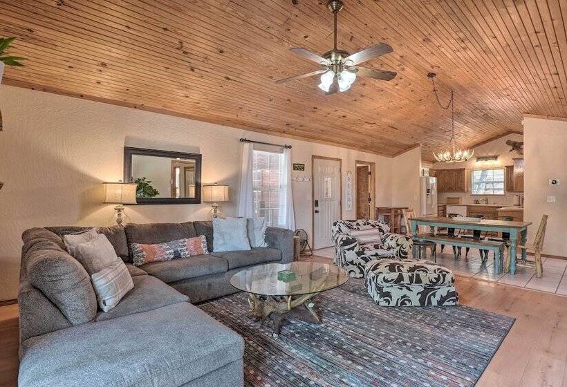 Lush Garfield Cabin W/ Community Pool & Lake!