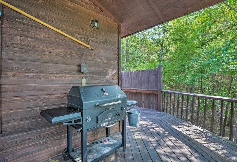 Lush Garfield Cabin W/ Community Pool & Lake!