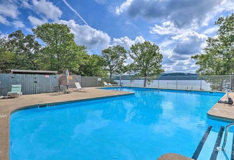 Lush Garfield Cabin W/ Community Pool & Lake!