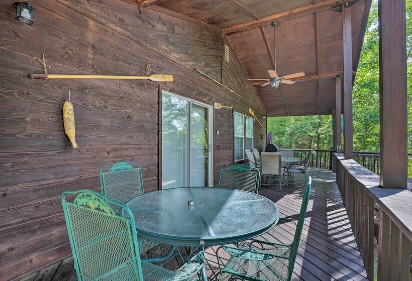 Lush Garfield Cabin W/ Community Pool & Lake!